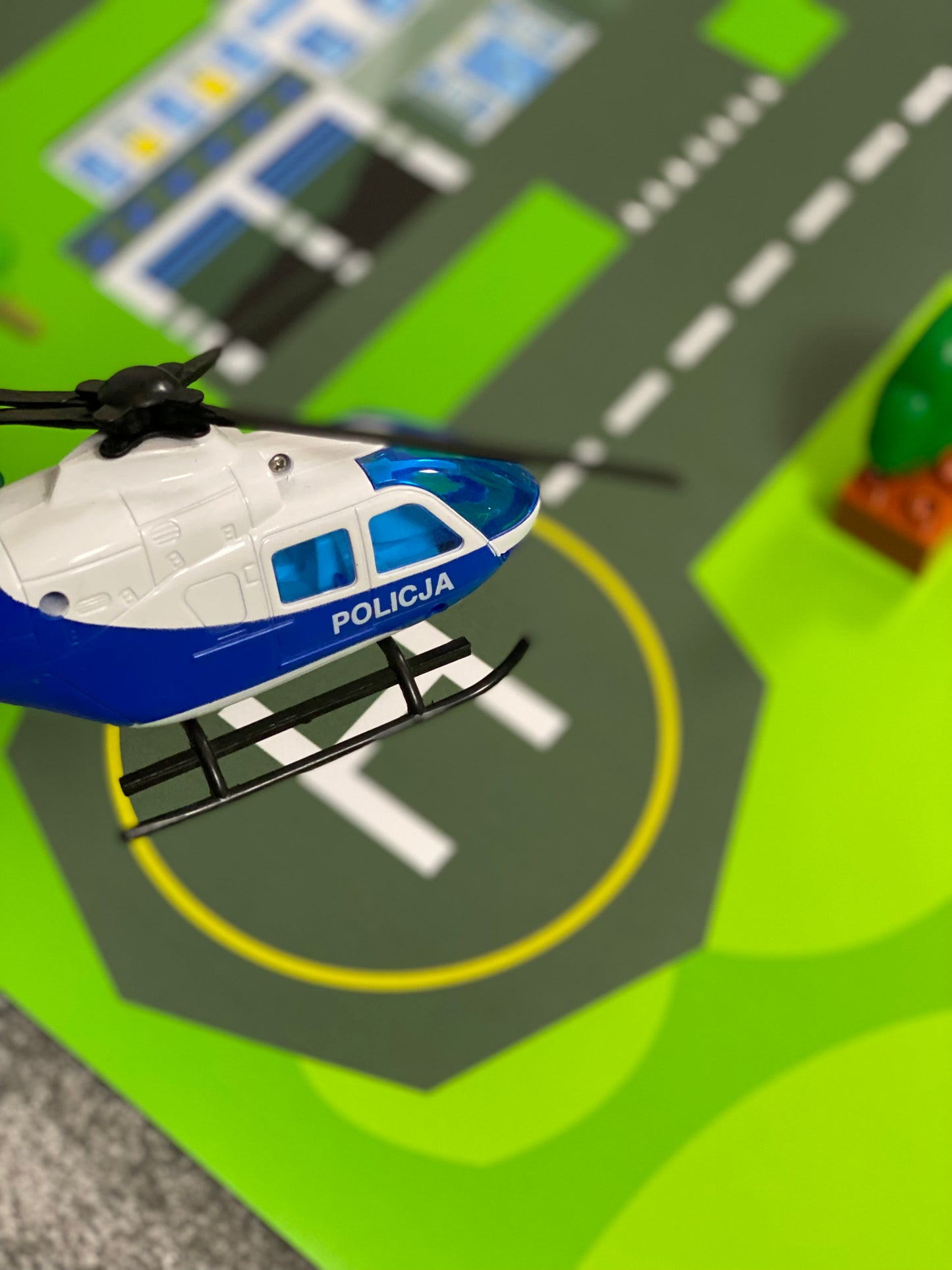 Mata do zabawy z klockami i nie tylko Lotnisko