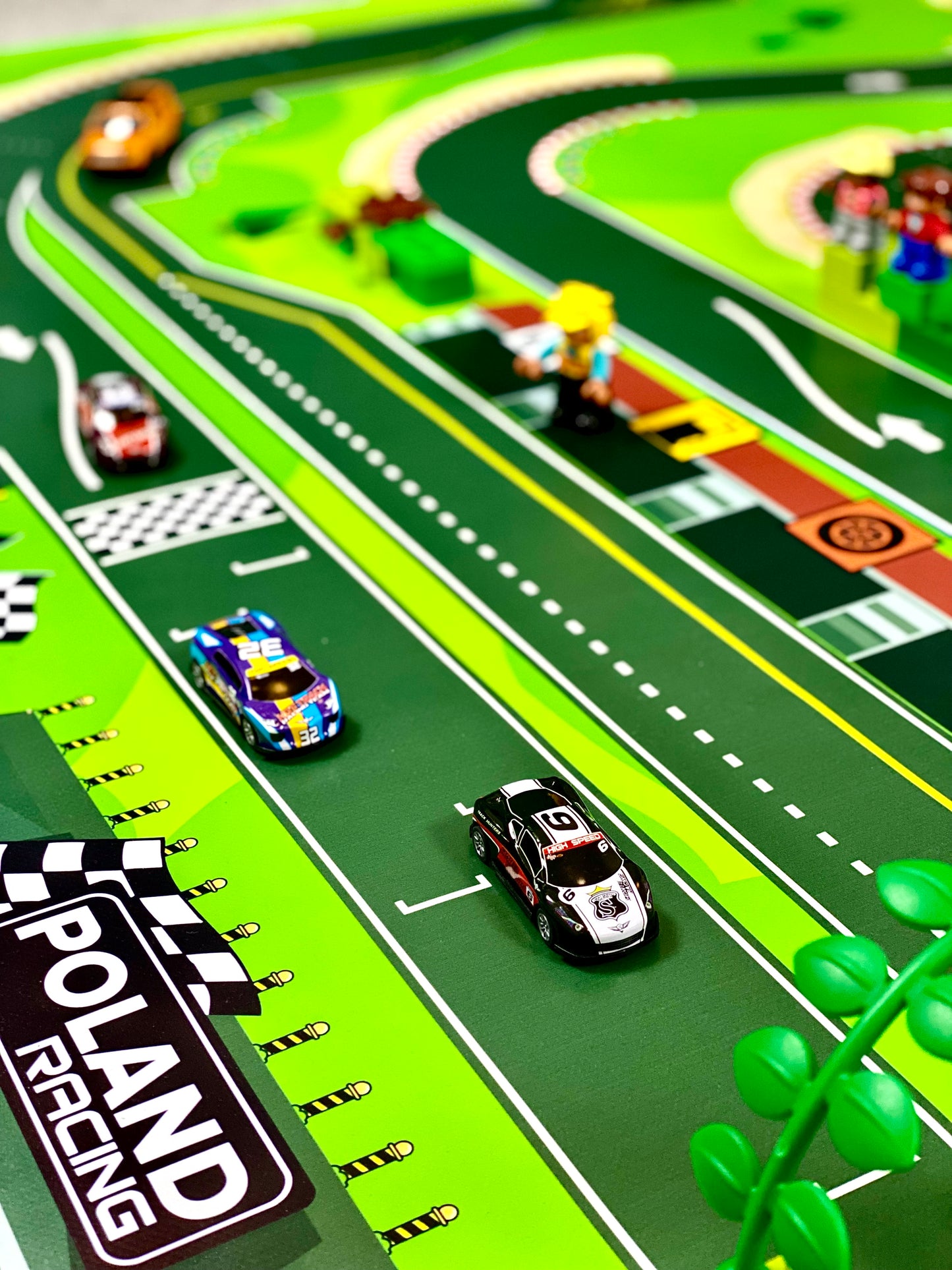 Mata do zabawy z klockami i nie tylko Tor wyścigowy