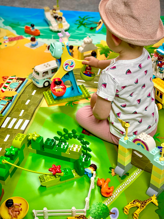 Mata do zabawy z klockami i nie tylko Wakacje na wyspie