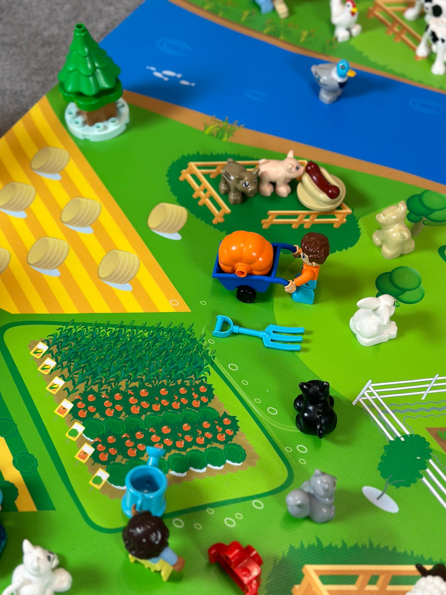 Mata do zabawy z klockami i nie tylko Farma (rozmiar L)